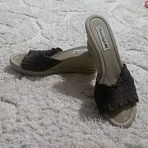 3/$15 American Eagle wedges